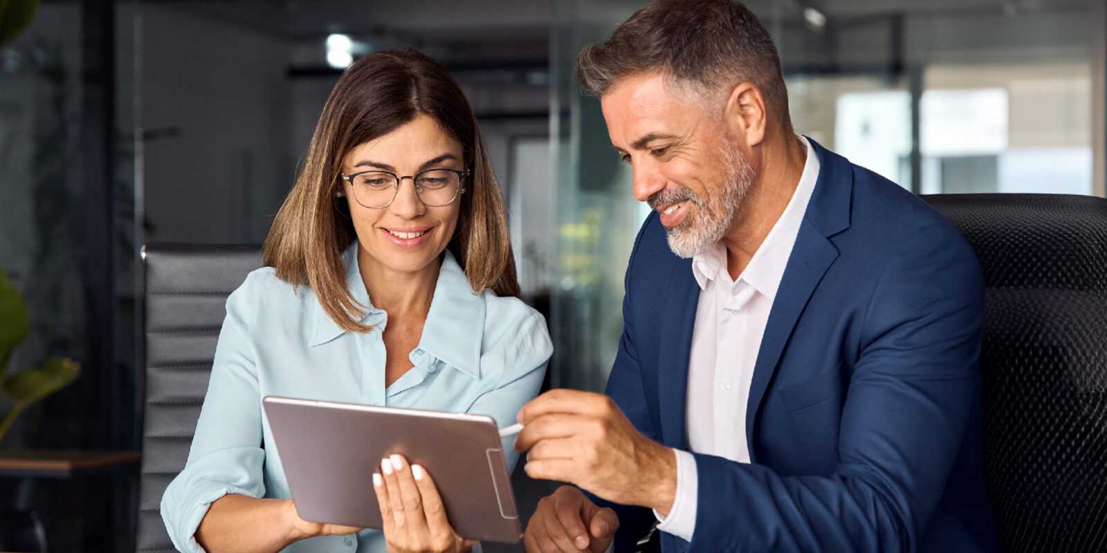 HR-Predictions-–-How-HR-Can-Own-their-Strategic-Role__blog_image-1600x800